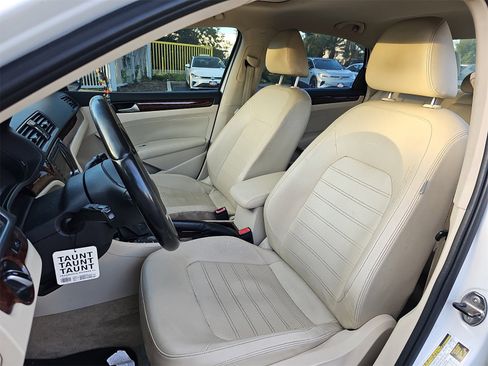 Used 2012 Volkswagen Passat 2.5 SEL image 13