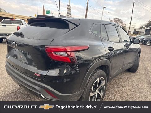 Used 2025 Chevrolet Trax RS w/ Sunroof Package image 8