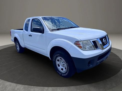 Used 2014 Nissan Frontier S RWD image 2