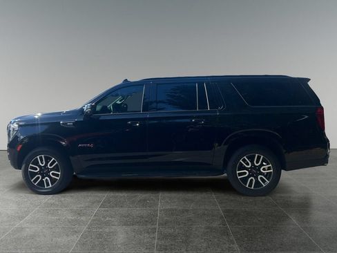 Used 2024 GMC Yukon XL AT4 w/ Technology Package AWD/4WD image 4