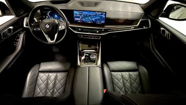 Used 2024 BMW X5 xDrive40i w/ Premium Package AWD/4WD image 4