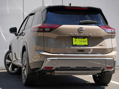 Used 2024 Nissan Rogue SL FWD image 5