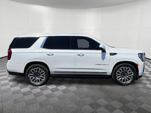 Used 2024 GMC Yukon Denali Ultimate AWD/4WD image 7