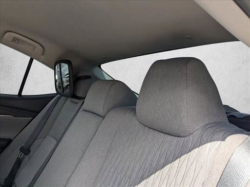 Used 2025 Toyota Camry LE w/ Convenience Package image 17