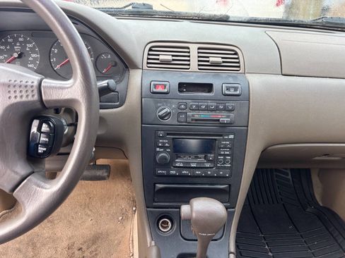 Used 1998 Nissan Maxima SE image 11