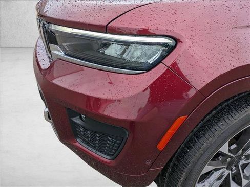Used 2022 Jeep Grand Cherokee Overland AWD/4WD image 9