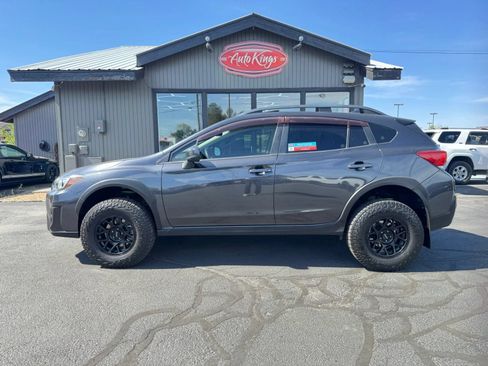 Used 2019 Subaru Crosstrek 2.0i Premium w/ Moonroof Package AWD/4WD image 2