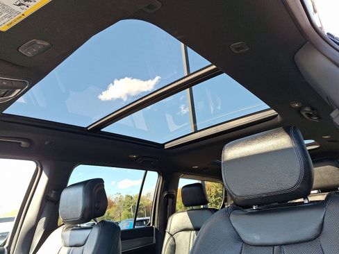 Used 2023 Jeep Wagoneer Series II image 14