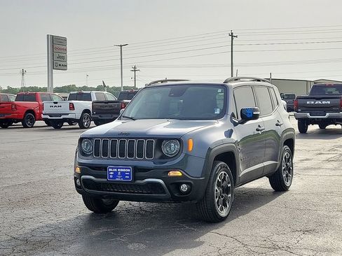 Used 2023 Jeep Renegade Latitude image 2