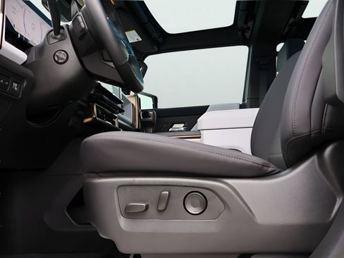 Used 2025 GMC Hummer EV 3X image 39