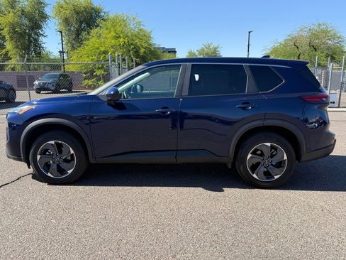 Certified 2025 Nissan Rogue SV FWD image 8