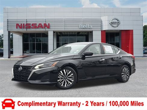 Certified 2023 Nissan Altima 2.5 SV w/ SV Premium Package image 1