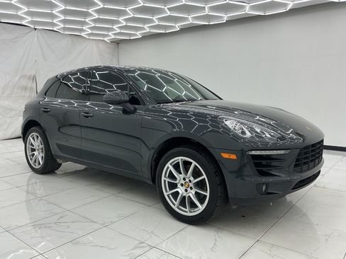 Used 2018 Porsche Macan AWD/4WD image 7