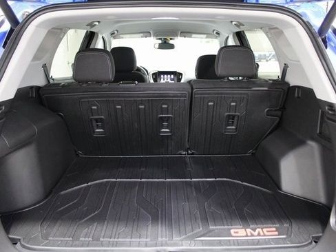 Used 2024 GMC Terrain SLE w/ Driver Convenience Package image 21