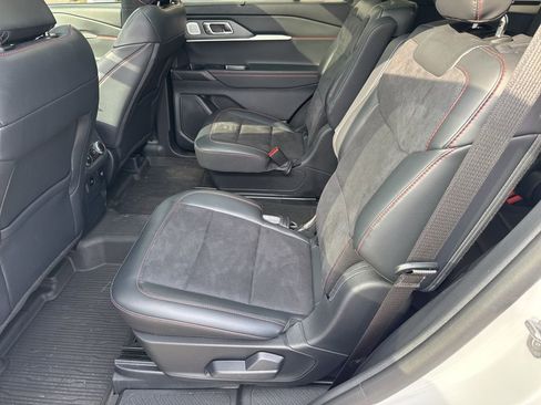 Used 2025 Ford Explorer ST image 16