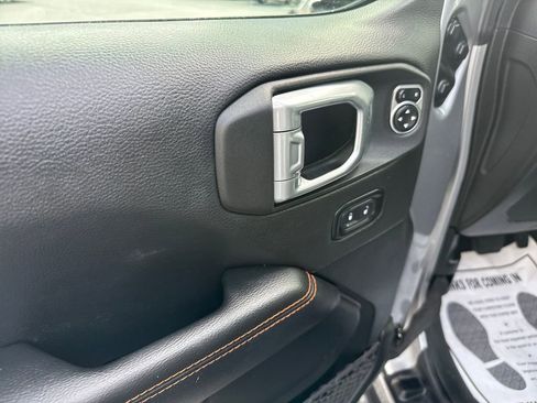 Used 2021 Jeep Gladiator Mojave image 11