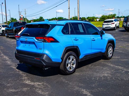 Used 2021 Toyota RAV4 XLE FWD image 7
