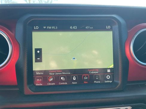 Used 2022 Jeep Gladiator Rubicon AWD/4WD image 7