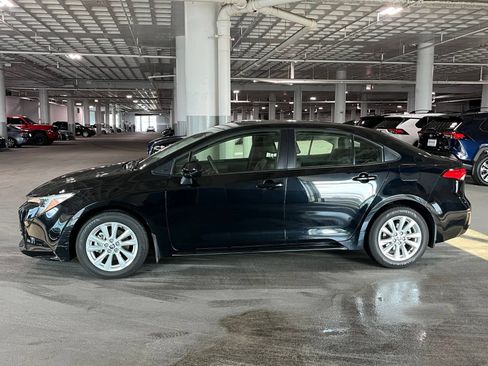 Used 2024 Toyota Corolla LE w/ LE Convenience Package FWD image 7
