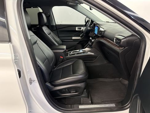 Used 2023 Ford Explorer Limited w/ Equipment Group 301A AWD/4WD image 24