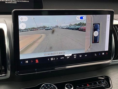 Used 2025 Ford Expedition Platinum image 17