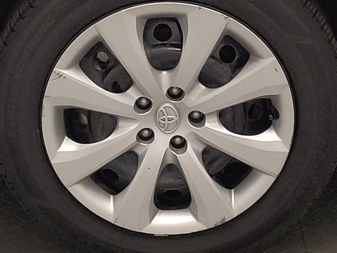 Used 2024 Toyota Corolla LE image 31