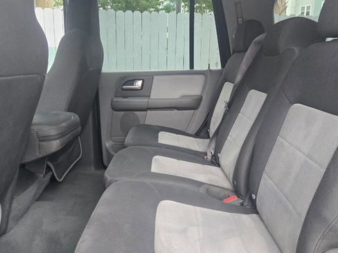 Used 2004 Ford Expedition XLS AWD/4WD image 7
