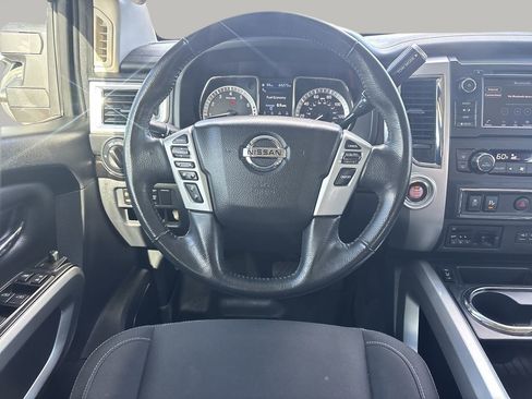 Used 2019 Nissan Titan SV w/ SV Convenience Package image 14