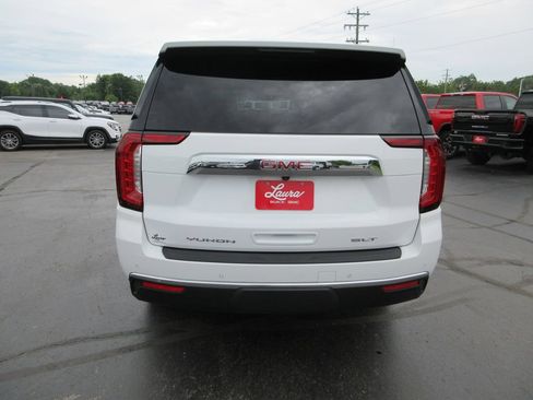 Used 2024 GMC Yukon SLT w/ SLT Luxury Package AWD/4WD image 7