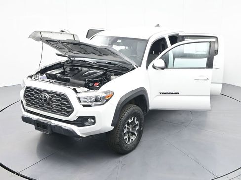 Used 2020 Toyota Tacoma TRD Off-Road image 32