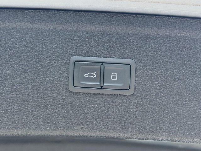 Used 2022 Audi Q5 2.0T Premium AWD/4WD image 14