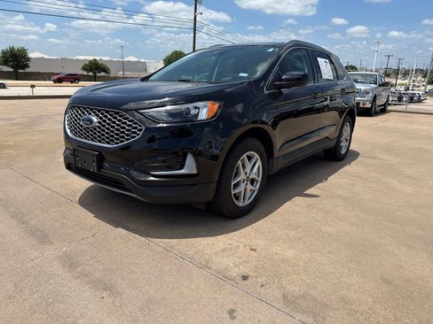 Used 2024 Ford Edge SEL AWD/4WD image 3