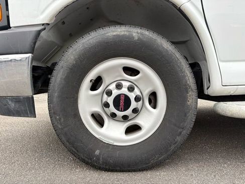 Used 2024 GMC Savana 2500 w/ Driver Convenience Package image 18