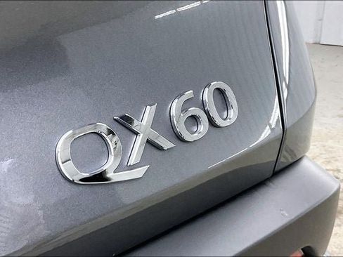 Certified 2025 INFINITI QX60 Luxe image 9