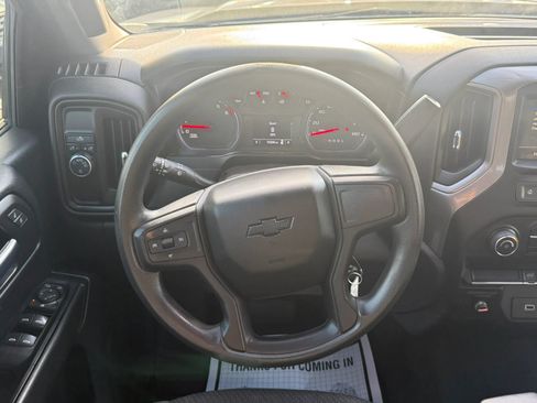 Used 2019 Chevrolet Silverado 1500 Custom w/ Custom Value Package image 11