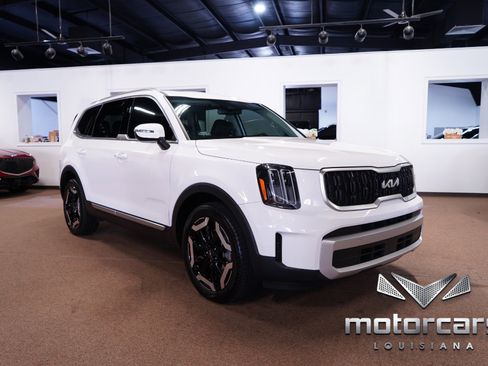 Used 2025 Kia Telluride EX image 9