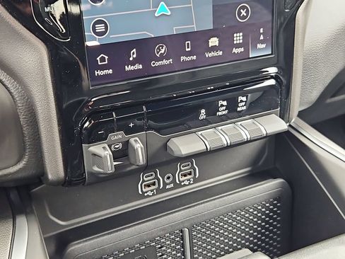 New 2026 RAM 1500 4x4 Crew Cab image 25