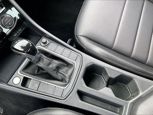 Used 2024 Volkswagen Jetta SE image 17