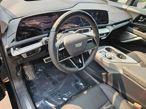 New 2026 Cadillac Optiq Luxury 2 AWD/4WD image 19