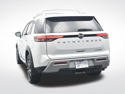 Used 2025 Nissan Pathfinder Platinum FWD image 9