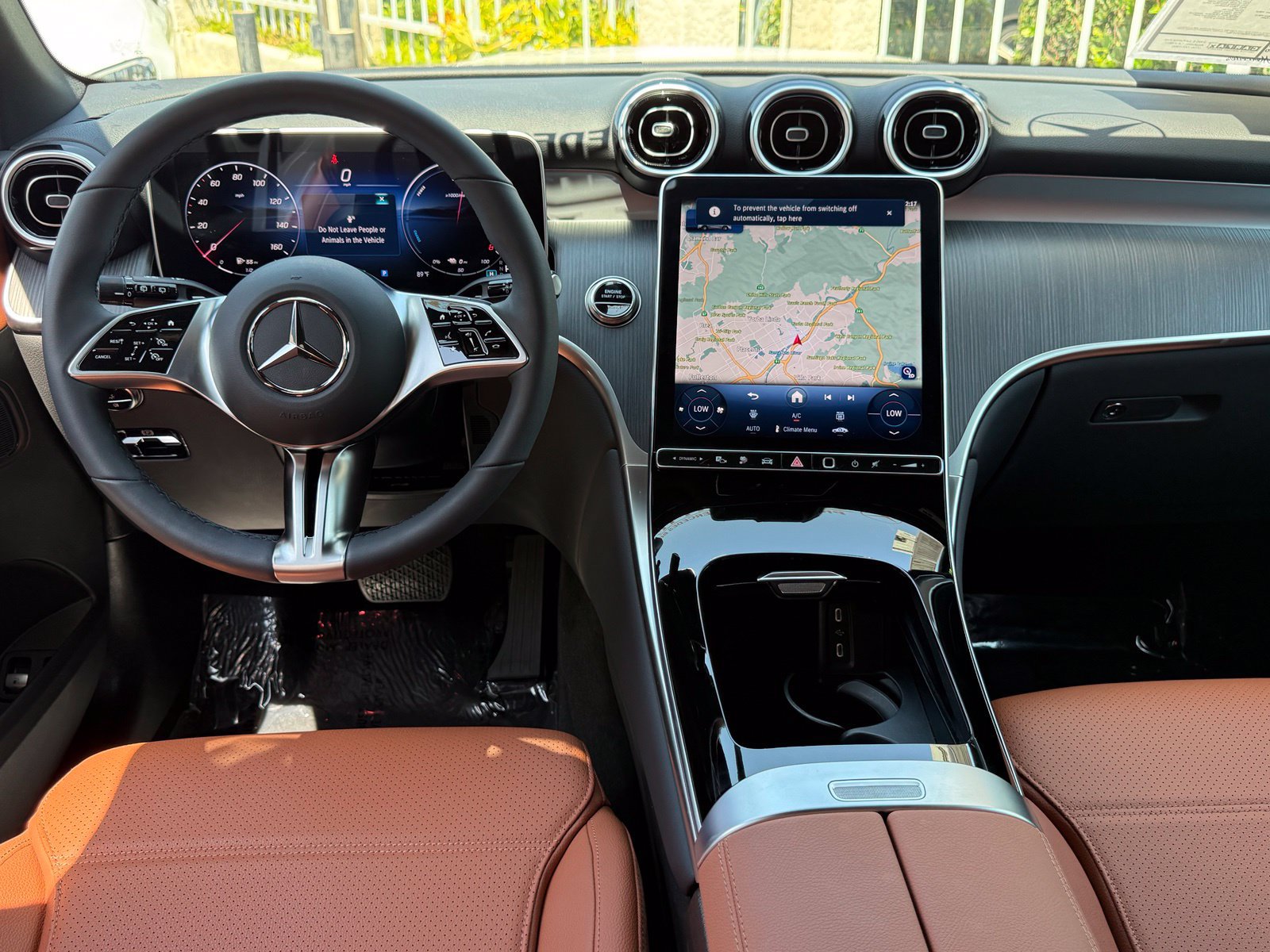 Used 2025 Mercedes-Benz GLC 350e 4MATIC image 38