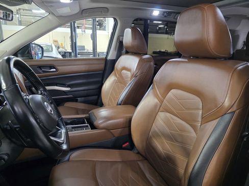 Used 2023 Nissan Pathfinder Platinum image 24