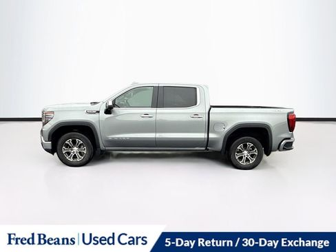 Used 2025 GMC Sierra 1500 SLT AWD/4WD image 4
