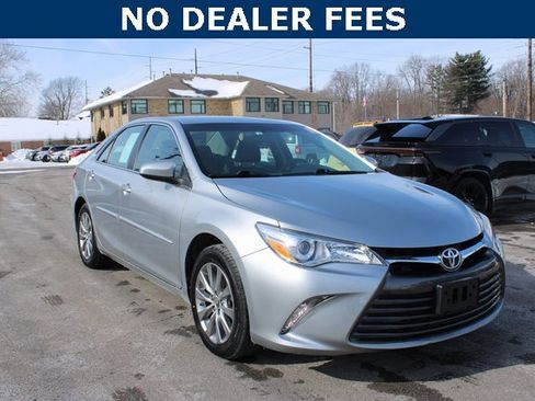 Used 2017 Toyota Camry LE image 2