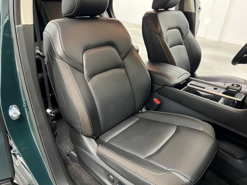Used 2025 Nissan Pathfinder SL FWD image 22
