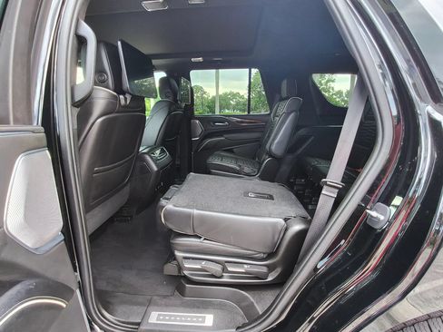 Used 2021 Cadillac Escalade Premium Luxury Platinum AWD/4WD image 37