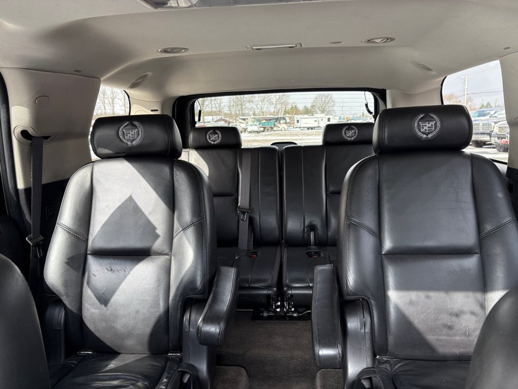 Used 2007 Cadillac Escalade AWD w/ Information Package image 21