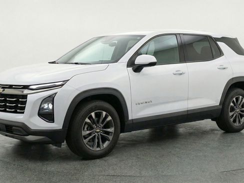 Used 2025 Chevrolet Equinox LT image 3