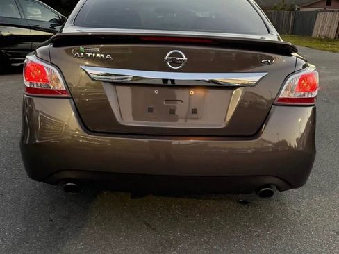 Used 2015 Nissan Altima 2.5 SV image 5