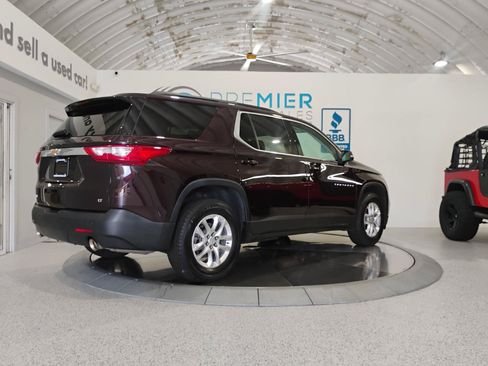 Used 2021 Chevrolet Traverse LT FWD image 23